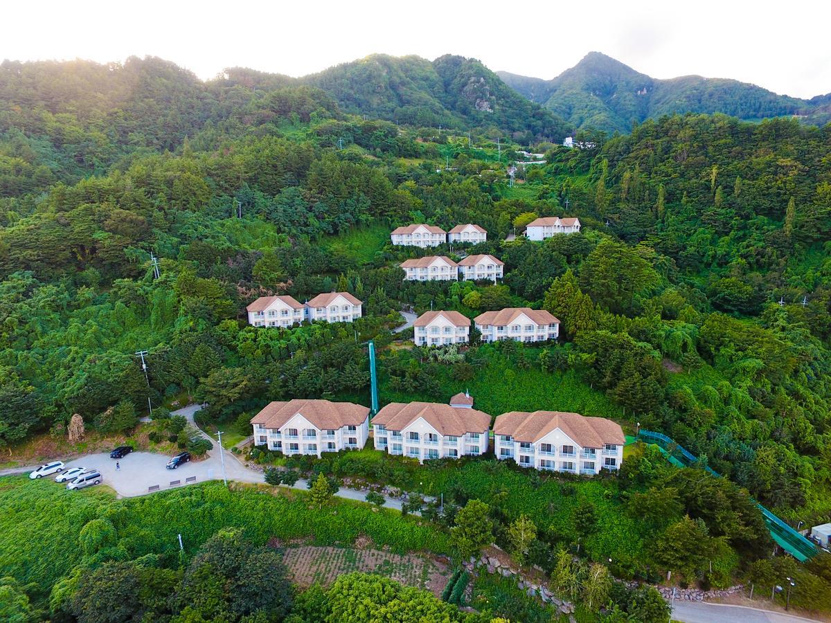 Daea Ulleung Resort Bagian luar foto